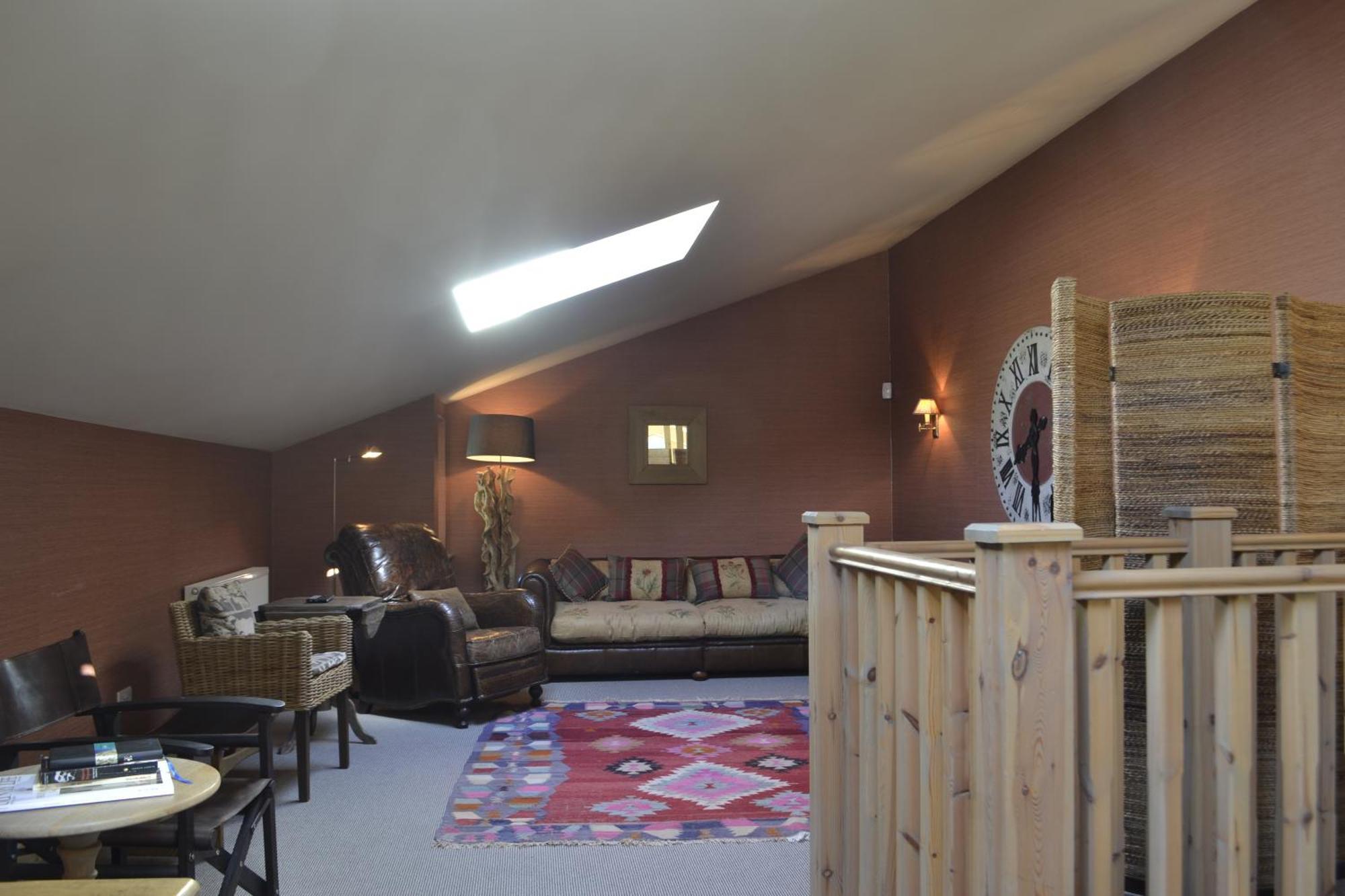 Ness Castle Lodges Inverness Esterno foto