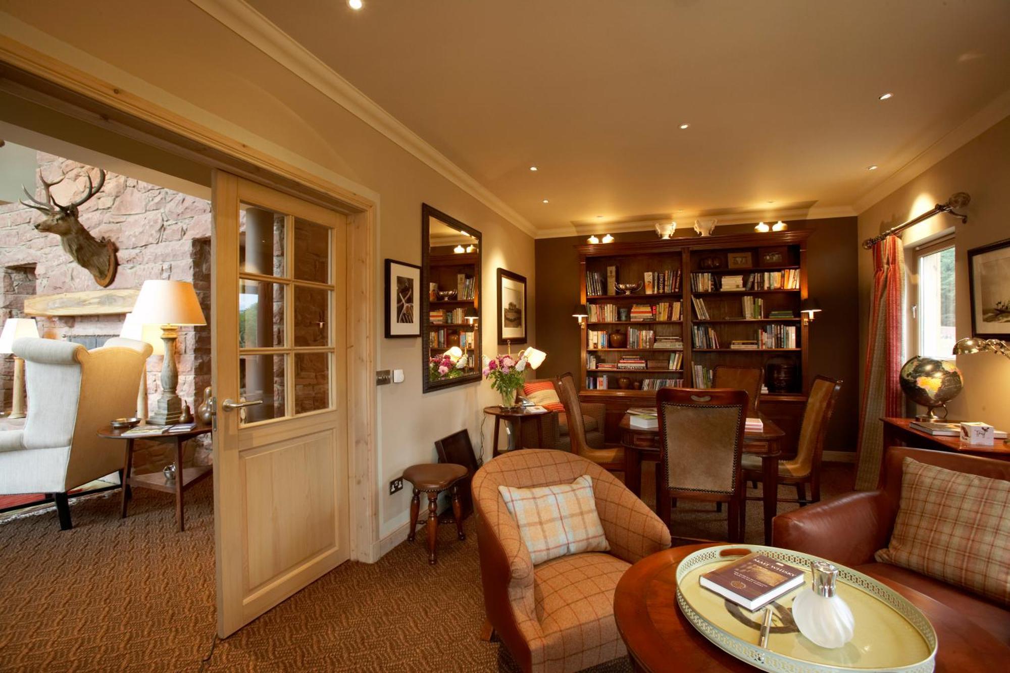 Ness Castle Lodges Inverness Esterno foto